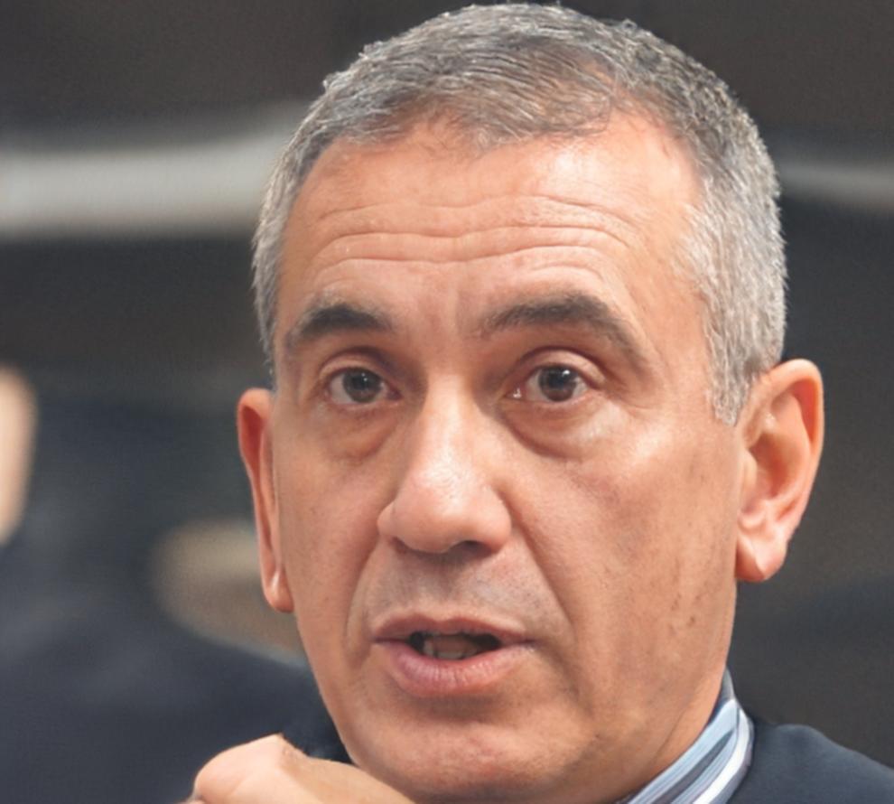 Portrait de Loïc Bertrand